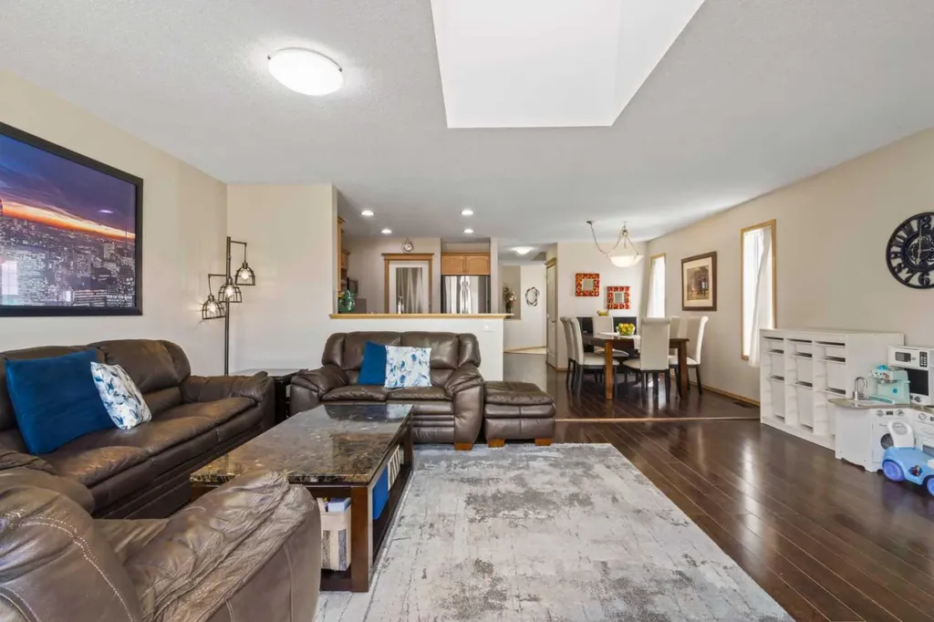 10 Taralea Bay NE Calgary AB T3J 5H1