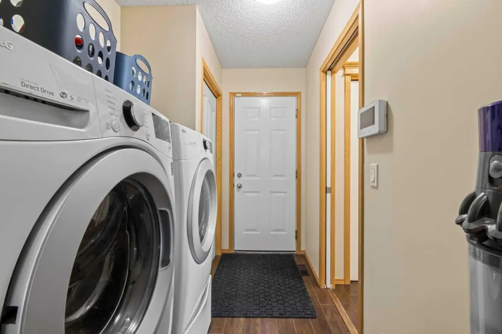 10 Taralea Bay NE Calgary AB T3J 5H1