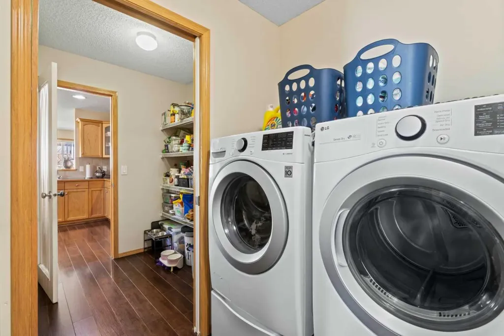 10 Taralea Bay NE Calgary AB T3J 5H1