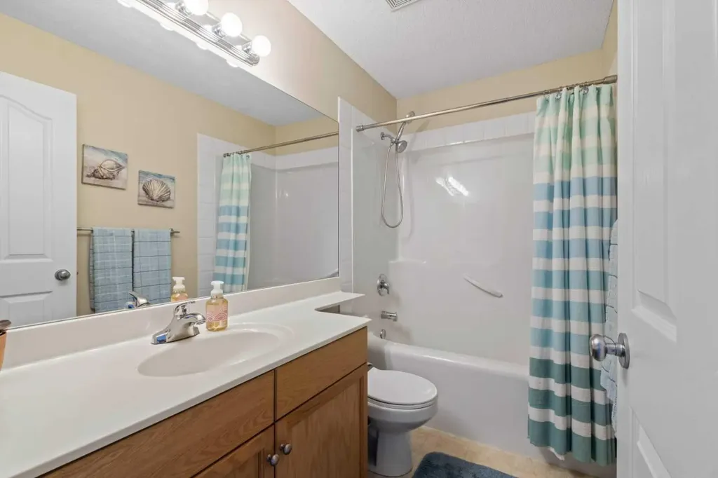 10 Taralea Bay NE Calgary AB T3J 5H1