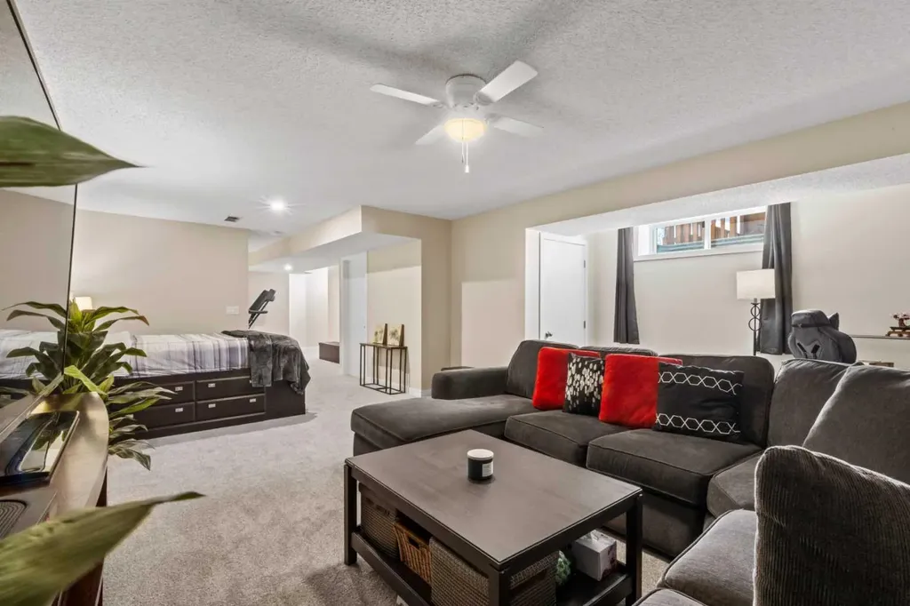 10 Taralea Bay NE Calgary AB T3J 5H1