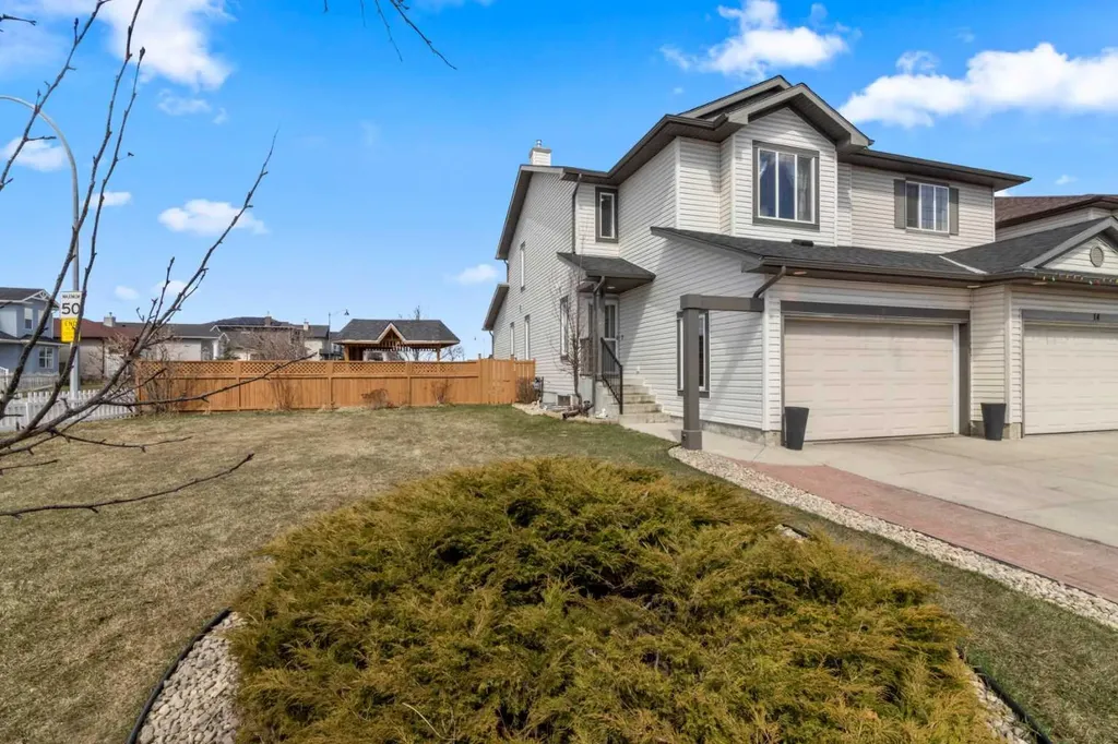10 Taralea Bay NE Calgary AB T3J 5H1