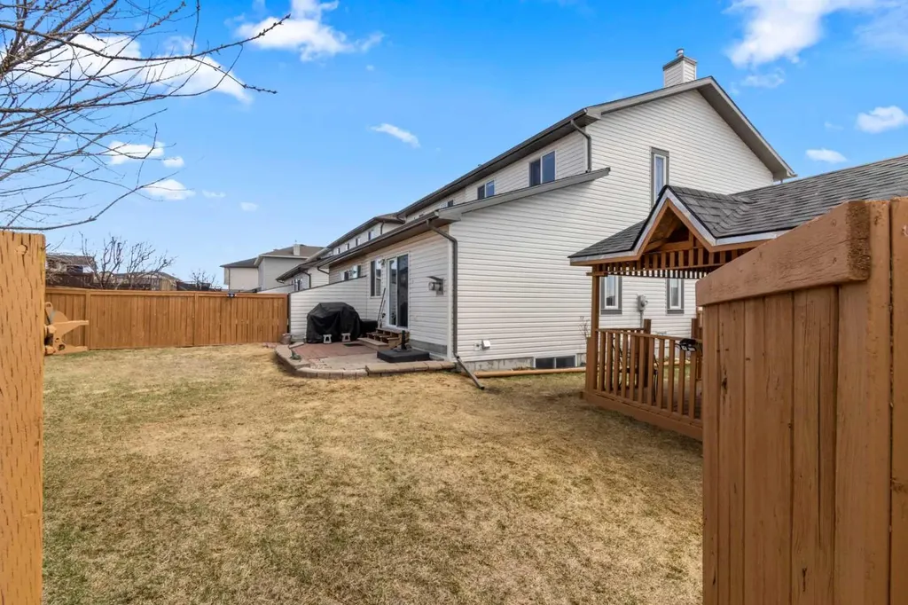10 Taralea Bay NE Calgary AB T3J 5H1