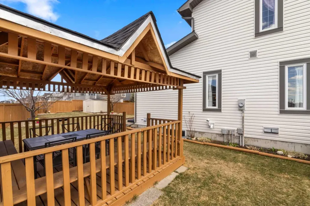 10 Taralea Bay NE Calgary AB T3J 5H1