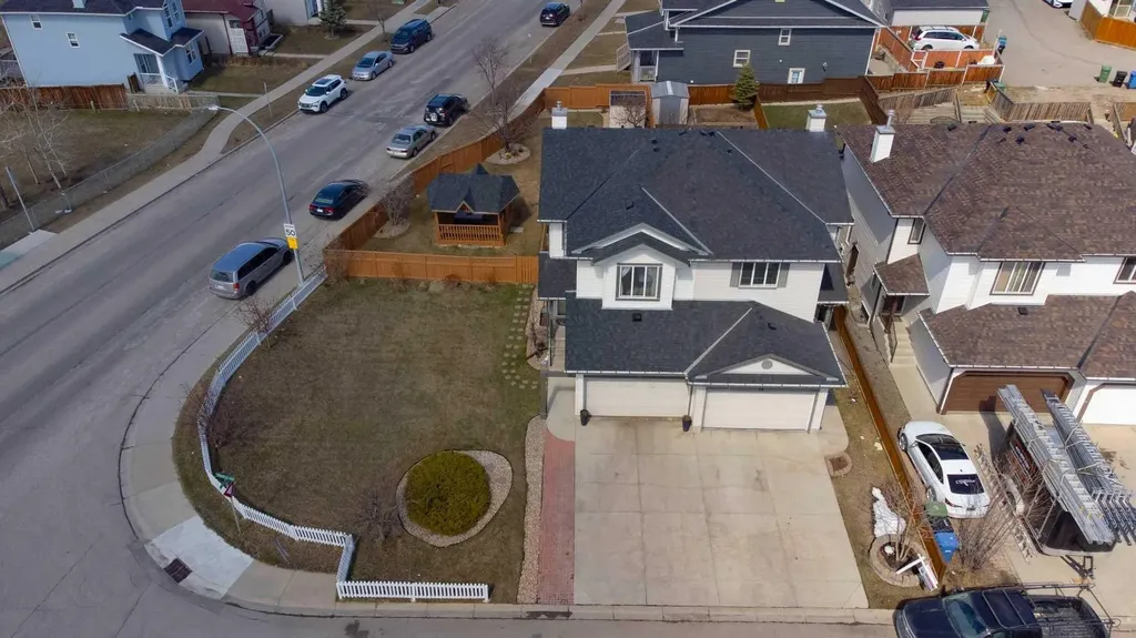 10 Taralea Bay NE Calgary AB T3J 5H1