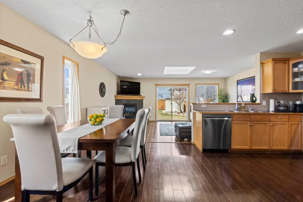 10 Taralea Bay NE Calgary AB T3J 5H1