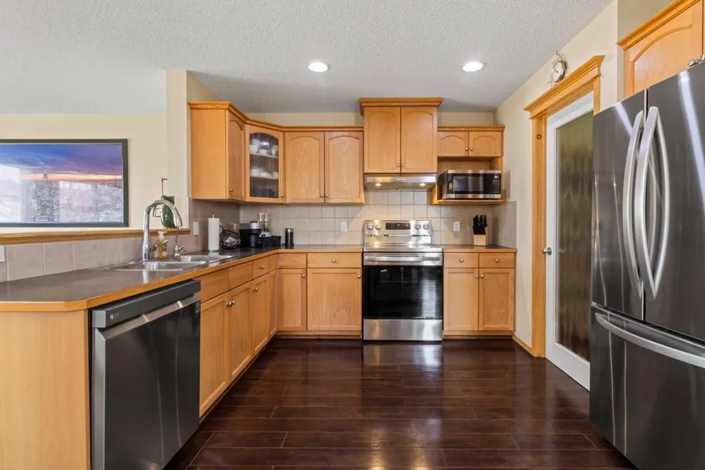10 Taralea Bay NE Calgary AB T3J 5H1