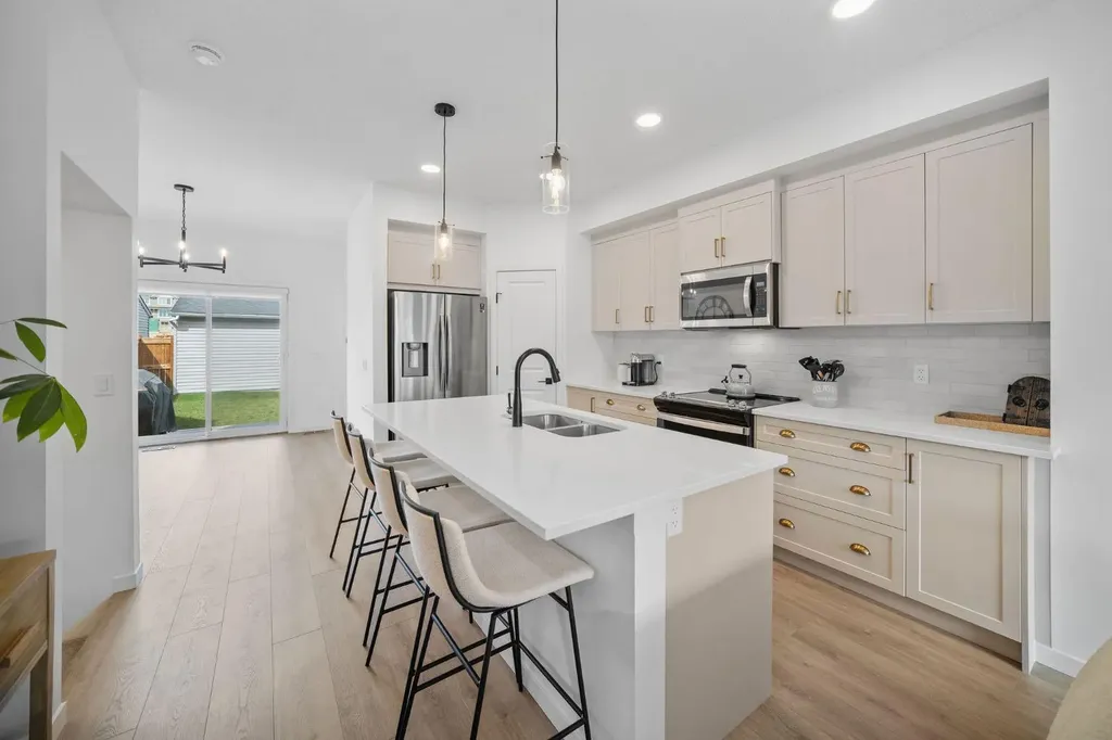 21 Sage Hill Path NW Calgary AB T3R 2A7