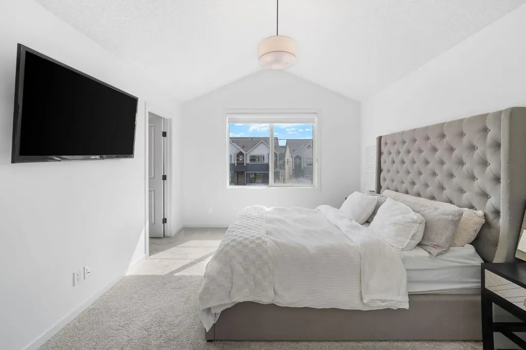 21 Sage Hill Path NW Calgary AB T3R 2A7