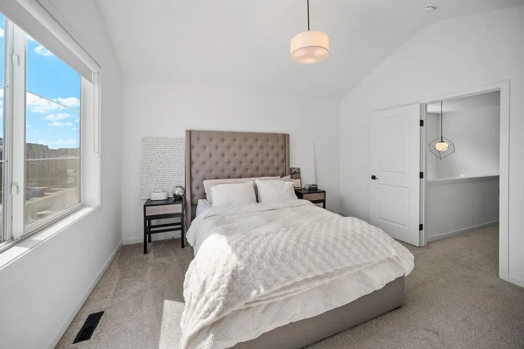 21 Sage Hill Path NW Calgary AB T3R 2A7