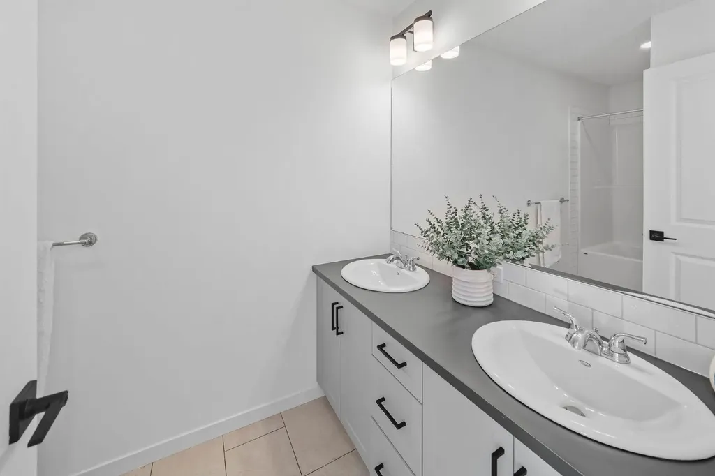 21 Sage Hill Path NW Calgary AB T3R 2A7