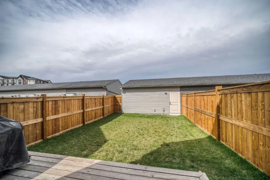 21 Sage Hill Path NW Calgary AB T3R 2A7