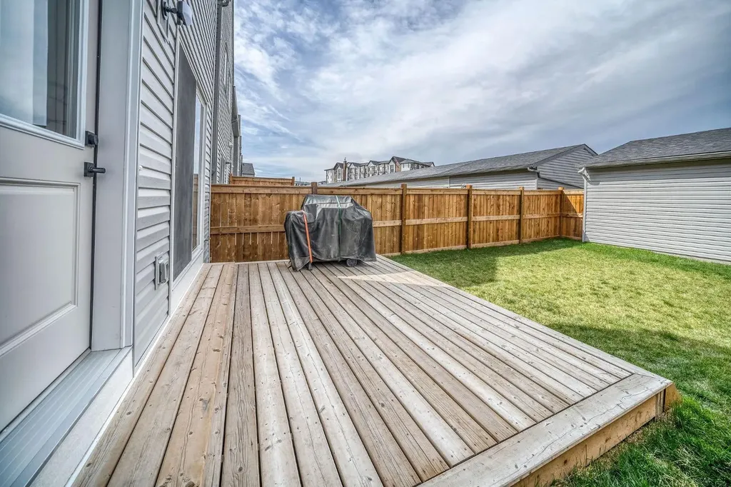 21 Sage Hill Path NW Calgary AB T3R 2A7