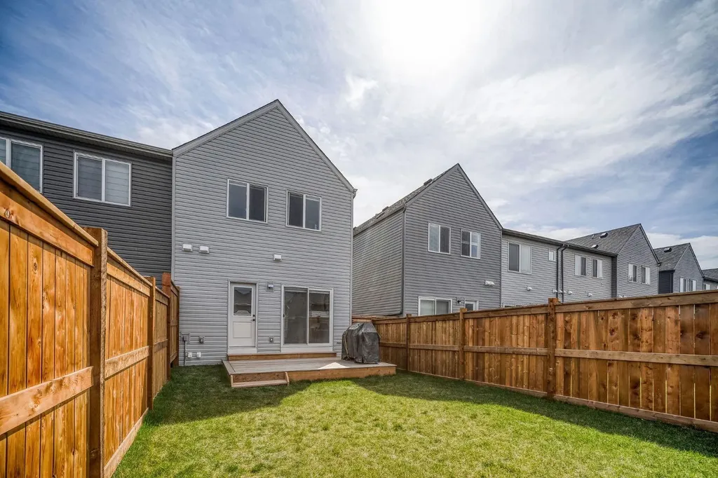 21 Sage Hill Path NW Calgary AB T3R 2A7