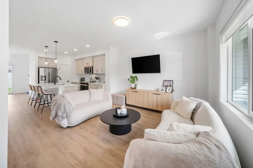 21 Sage Hill Path NW Calgary AB T3R 2A7