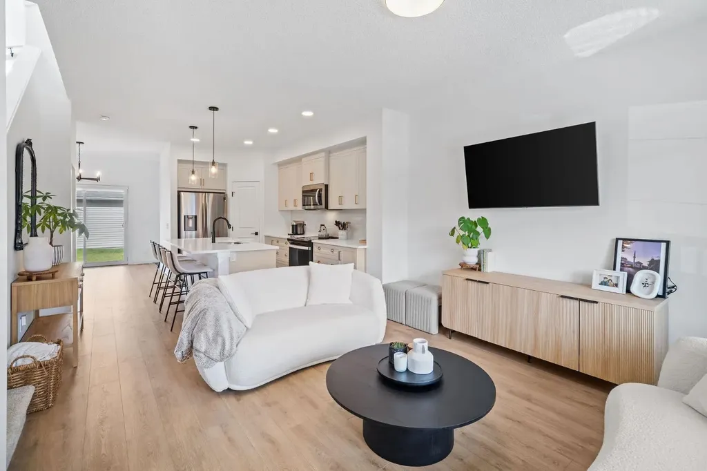 21 Sage Hill Path NW Calgary AB T3R 2A7