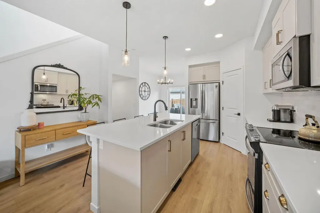 21 Sage Hill Path NW Calgary AB T3R 2A7
