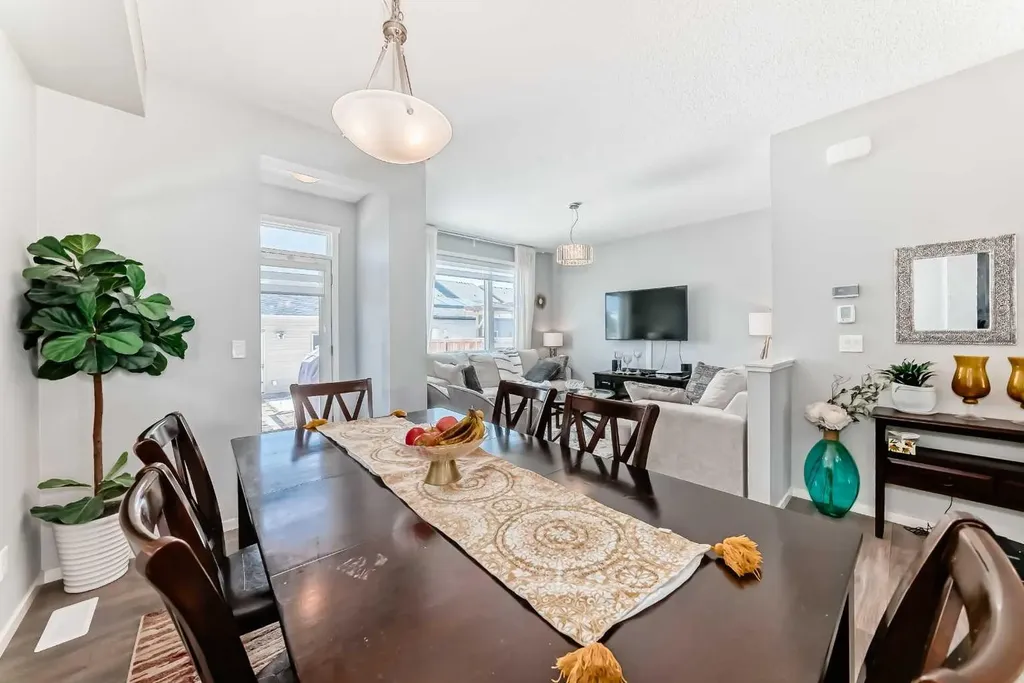 462 Walgrove Way SE Calgary AB T2X 4E9