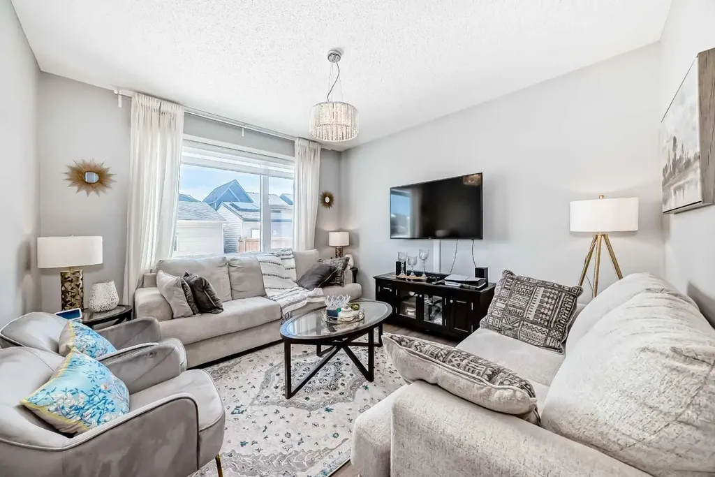 462 Walgrove Way SE Calgary AB T2X 4E9