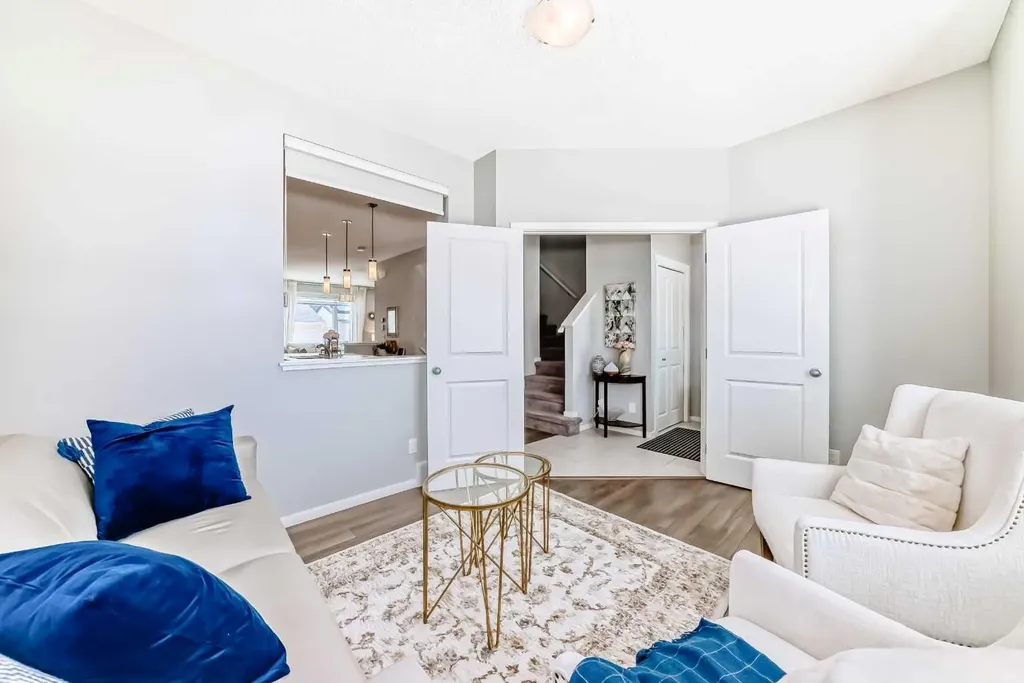 462 Walgrove Way SE Calgary AB T2X 4E9