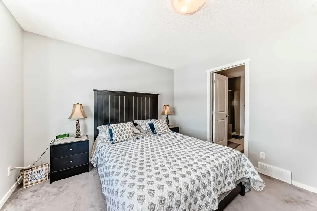462 Walgrove Way SE Calgary AB T2X 4E9