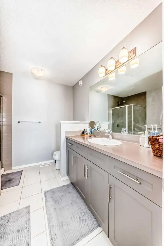 462 Walgrove Way SE Calgary AB T2X 4E9