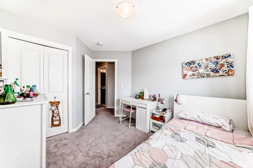 462 Walgrove Way SE Calgary AB T2X 4E9