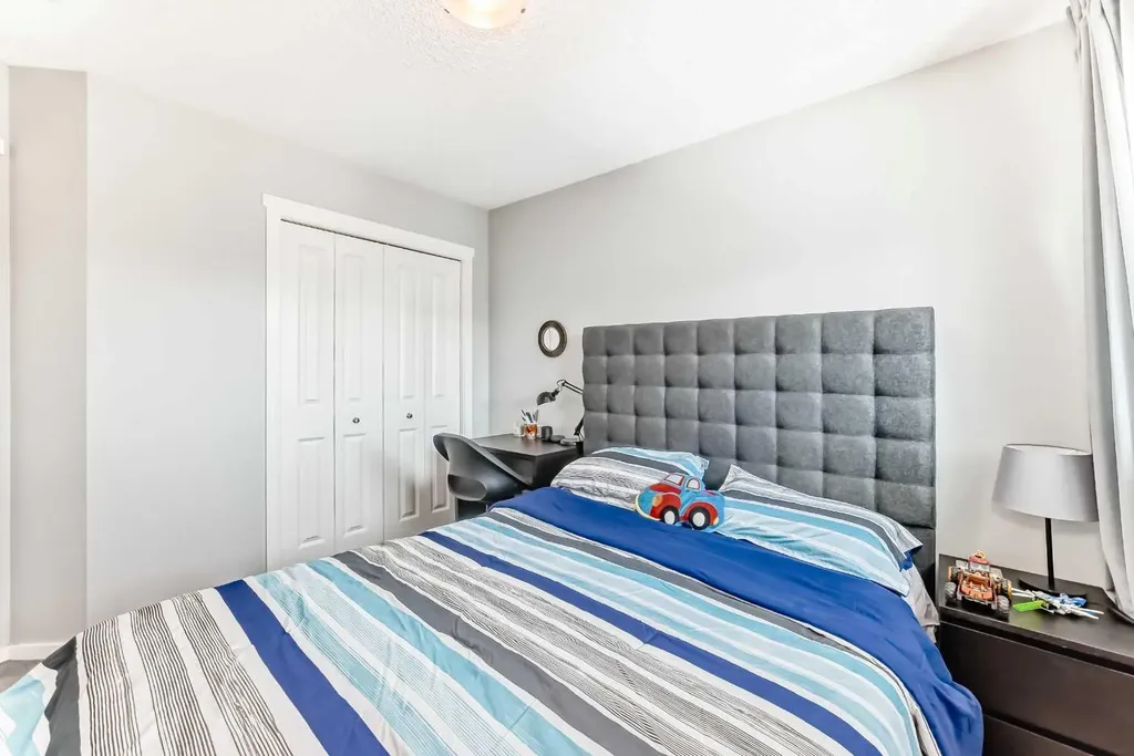 462 Walgrove Way SE Calgary AB T2X 4E9
