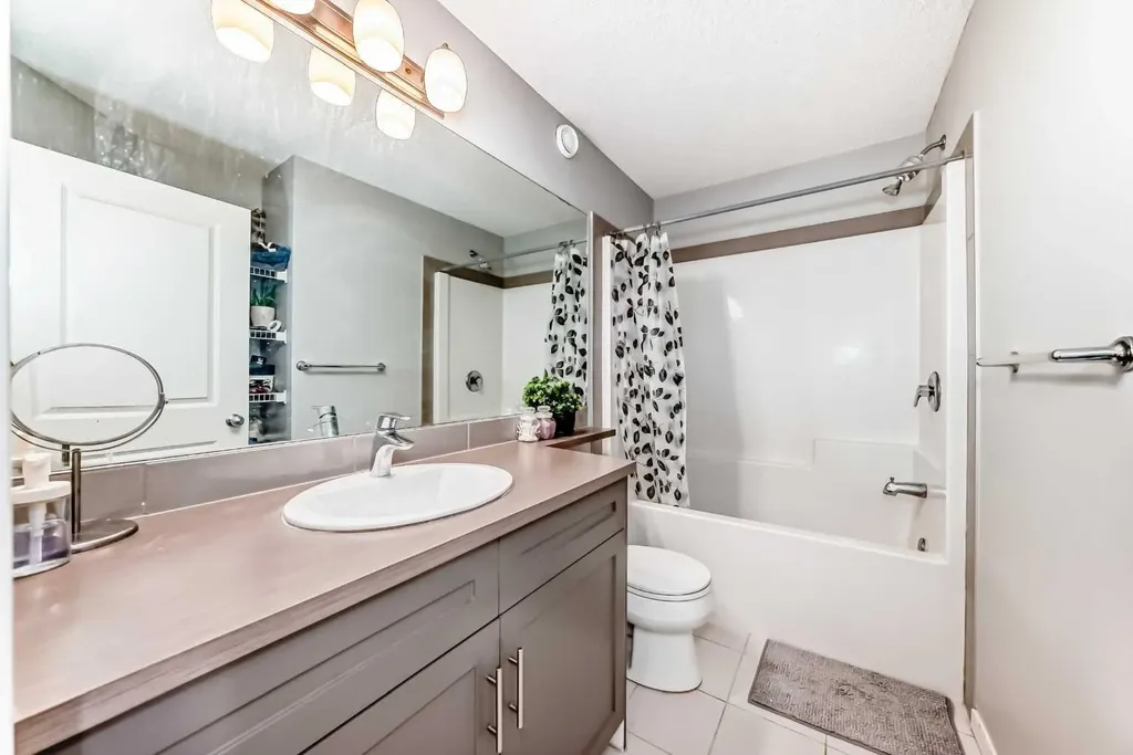 462 Walgrove Way SE Calgary AB T2X 4E9