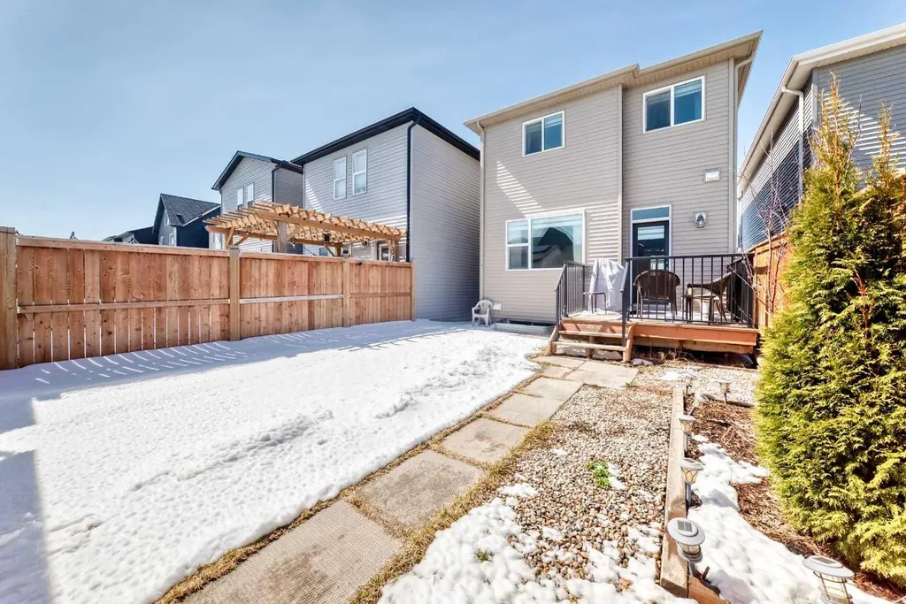 462 Walgrove Way SE Calgary AB T2X 4E9