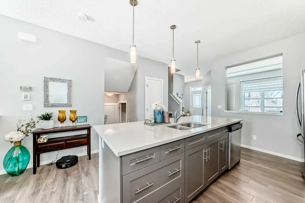 462 Walgrove Way SE Calgary AB T2X 4E9