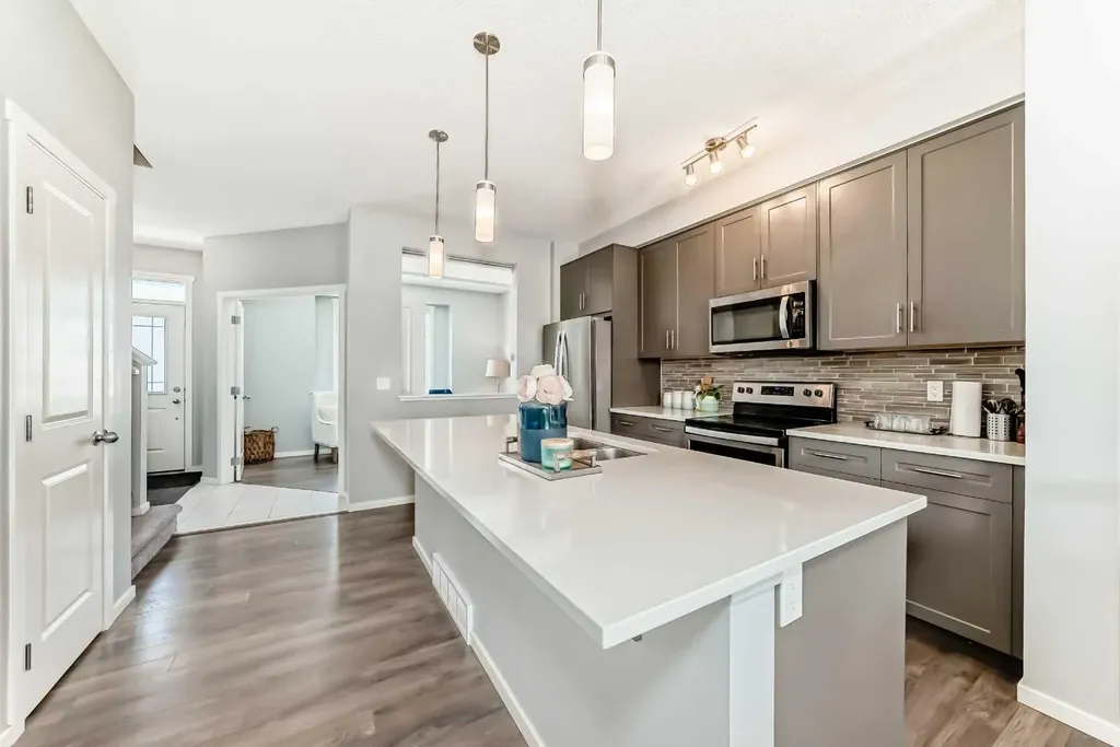 462 Walgrove Way SE Calgary AB T2X 4E9