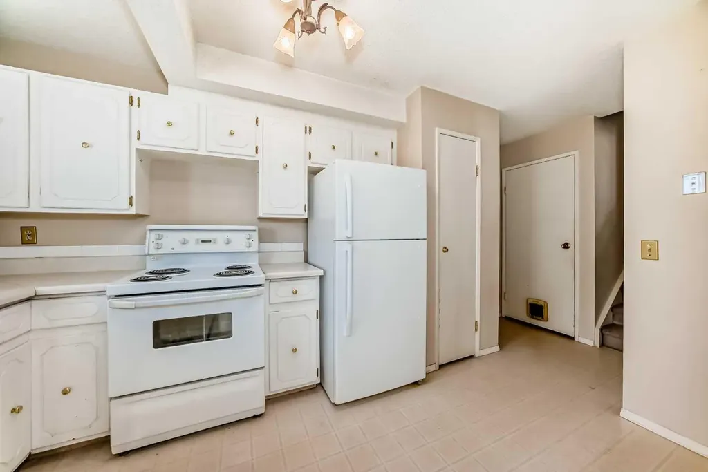 2727 Rundleson Road NE Calgary AB T1Y 3Z3