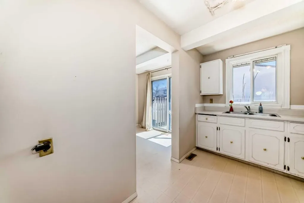 2727 Rundleson Road NE Calgary AB T1Y 3Z3