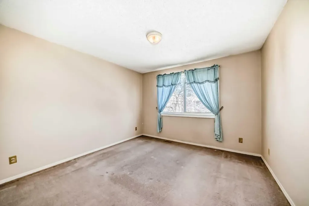 2727 Rundleson Road NE Calgary AB T1Y 3Z3