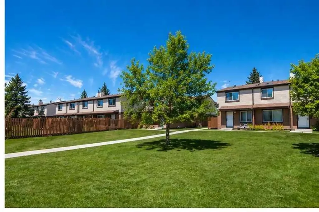 2727 Rundleson Road NE Calgary AB T1Y 3Z3