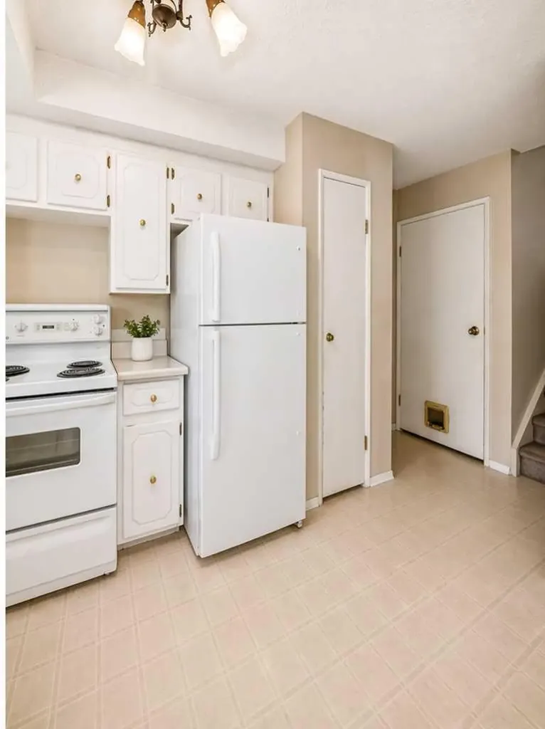 2727 Rundleson Road NE Calgary AB T1Y 3Z3