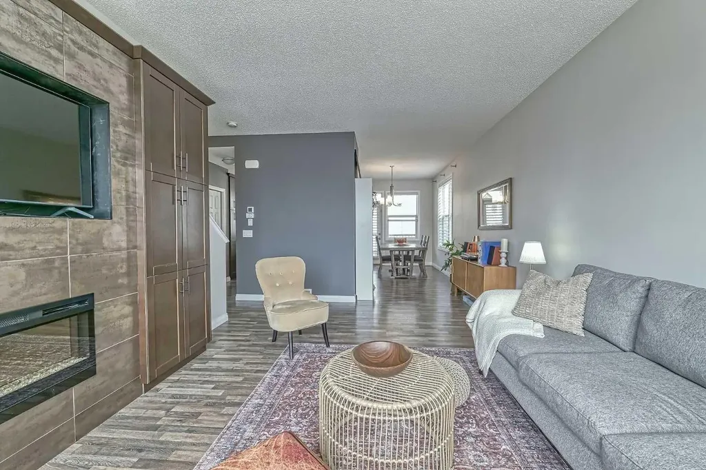 130 New Brighton Way SE Calgary AB T2Z 1H6