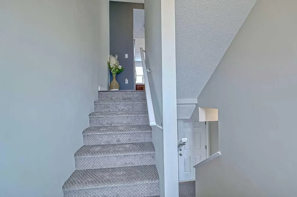 130 New Brighton Way SE Calgary AB T2Z 1H6