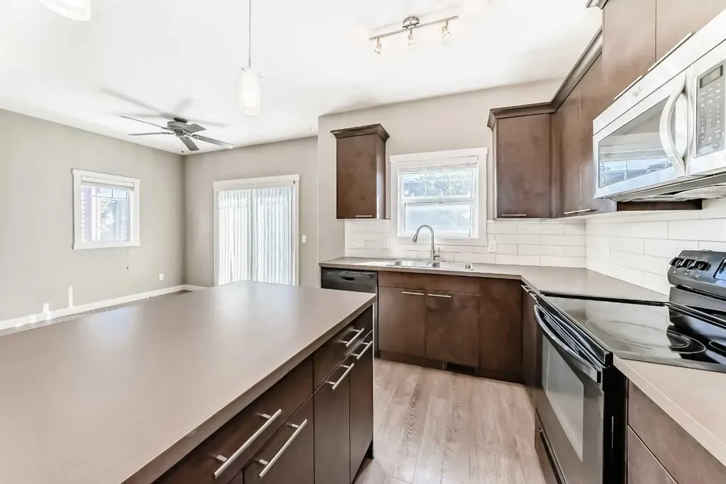 636 Skyview Ranch Grove NE Calgary AB T3N 0R8