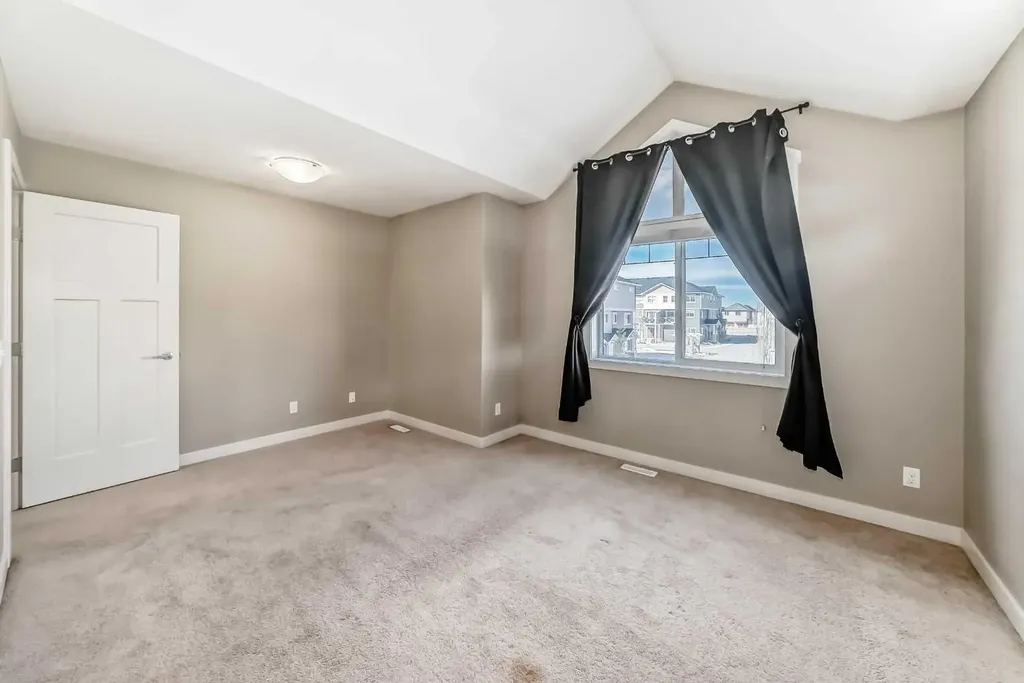 636 Skyview Ranch Grove NE Calgary AB T3N 0R8