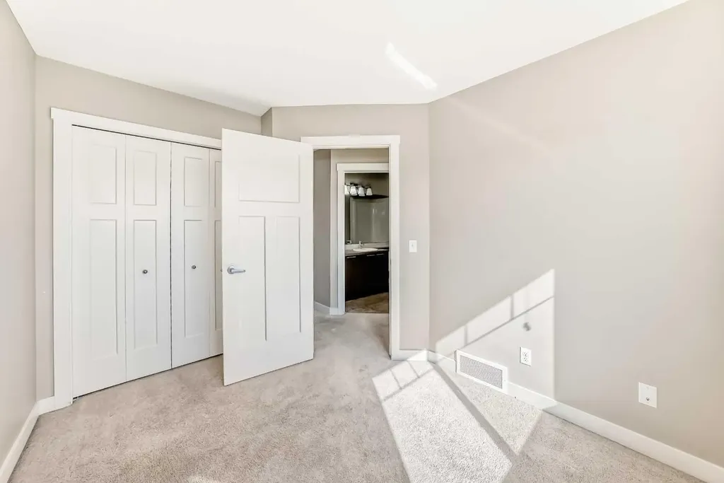 636 Skyview Ranch Grove NE Calgary AB T3N 0R8