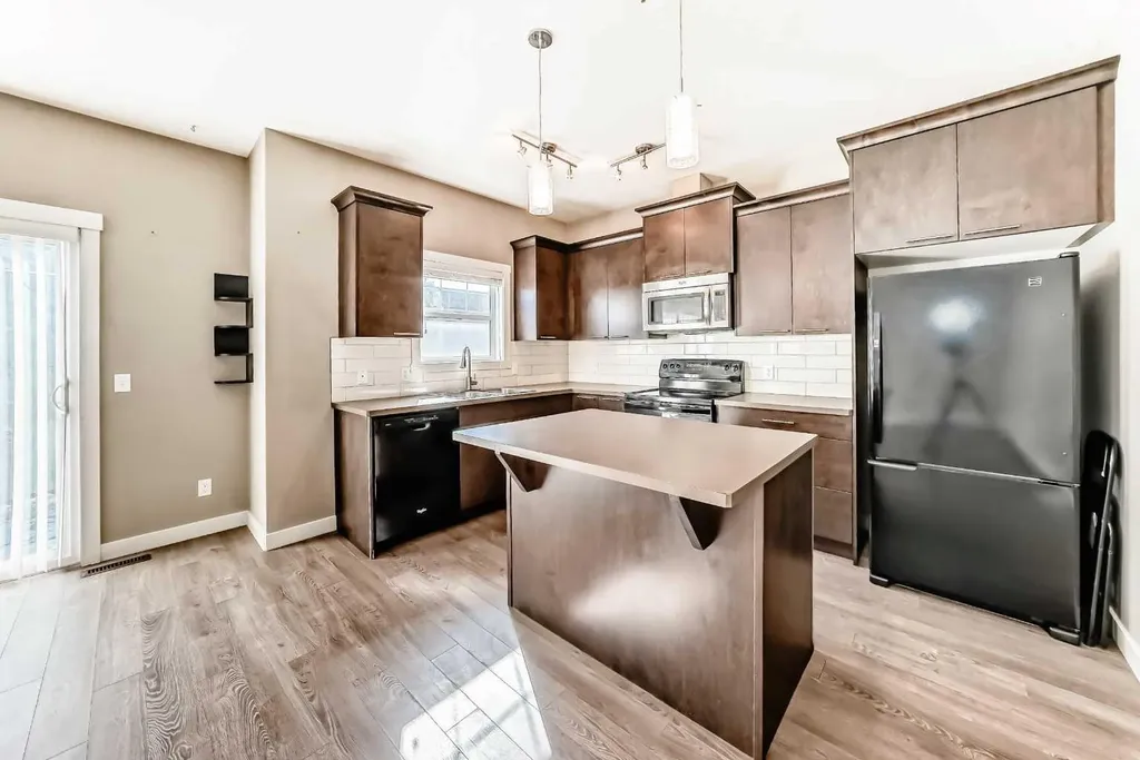 636 Skyview Ranch Grove NE Calgary AB T3N 0R8