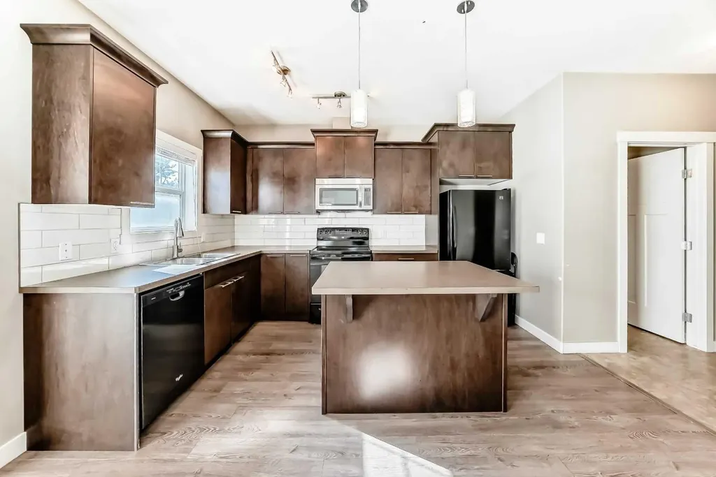 636 Skyview Ranch Grove NE Calgary AB T3N 0R8