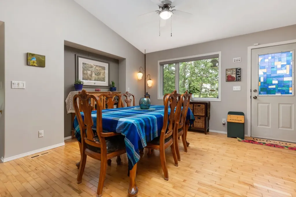 120 Dominion Street Kingman AB T0B 2M0