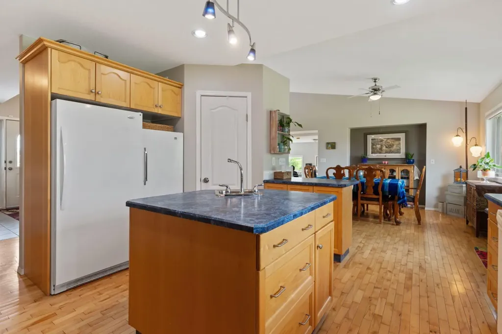 120 Dominion Street Kingman AB T0B 2M0