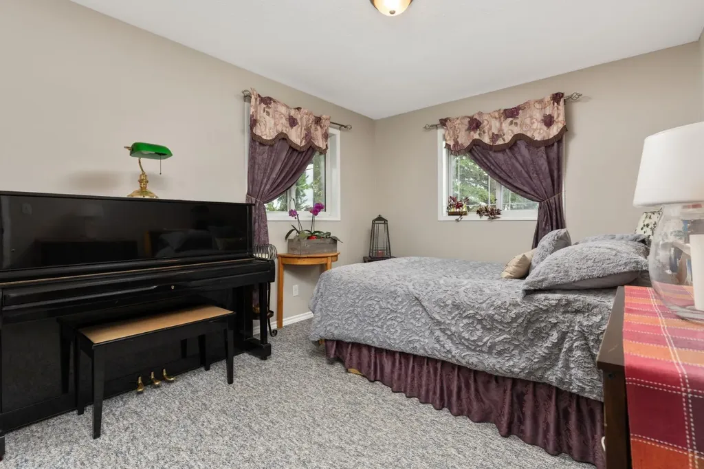 120 Dominion Street Kingman AB T0B 2M0