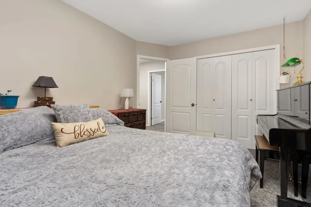 120 Dominion Street Kingman AB T0B 2M0