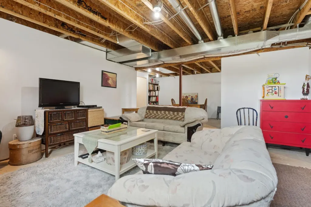 120 Dominion Street Kingman AB T0B 2M0