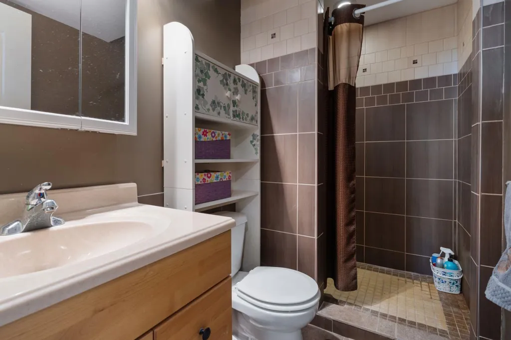 120 Dominion Street Kingman AB T0B 2M0
